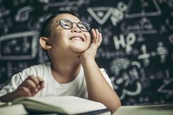 Nghiên cứu 75 năm của ĐH Harvard phát hiện thói quen khiến trẻ càng lớn càng kém thông minh