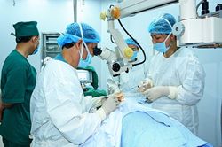 'Rạng ngời đôi mắt Việt Nam': Thiết thực và nhân văn