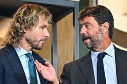Toàn bộ ban lãnh đạo Juventus từ chức