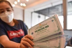 Trái phiếu doanh nghiệp: Nhà đầu tư muốn thoát hàng, DN hoãn binh
