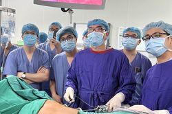 Đau thắt lưng cả tháng trời, người đàn ông trẻ ở Hà Nội phát hiện bệnh rất hiếm