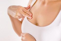 Chủ quan với khối u ở vú, người phụ nữ ngỡ ngàng khi phát hiện ung thư vú