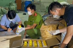 Công an TP. Long Xuyên bắt 2 đối tượng sản xuất thuốc bảo vệ thực vật giả