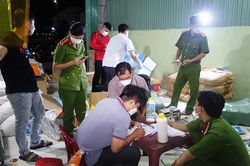 Bắt quả tang 2 đối tượng sản xuất thuốc bảo vệ thực vật giả