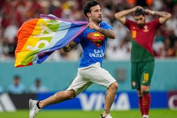 Danh tính CĐV gây náo loạn ở trận Bồ Đào Nha - Uruguay tại World Cup