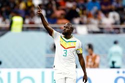 Video bàn thắng Ecuador 1-2 Senegal: Koulibaly hóa người hùng