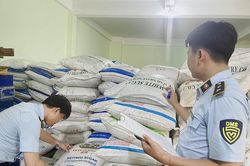 Phú Yên: Tạm giữ 35 tấn đường cát không có nhãn phụ bằng tiếng Việt