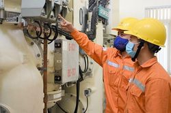 Giá điện rục rịch chờ tăng, doanh nghiệp nơm nớp