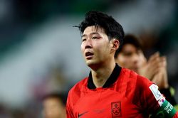 Son Heung-min khóc cũng đâu có sao