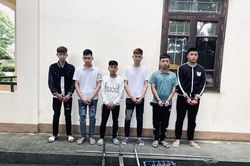 8 đối tượng bốc đầu xe máy, chặn đường đập phá ô tô ở Lạng Sơn