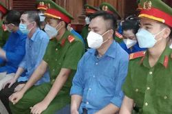 Cựu Giám đốc Bệnh viện Mắt Tp.HCM lãnh 7 năm tù