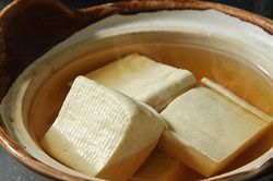 Mua đậu phụ, thấy có 3 dấu hiệu này thì đừng lấy, người bán cũng chẳng dám ăn