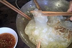 Món ăn xưa chỉ người nghèo ăn, nay thành đặc sản gây thương nhớ chỉ có ở Bình Định