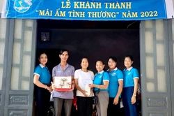 Chính trị - Xã hội An sinh xã hội Khánh thành, bàn giao 'Mái ấm tình thương' cho hộ nghèo