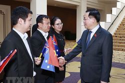 Chủ tịch Quốc hội gặp mặt cộng đồng người Việt tại Australia