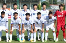 Bị nợ lương nửa năm, cầu thủ trẻ SLNA đồng loạt xin cầu cứu
