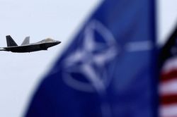 Mỹ phải chấm dứt cuộc xung đột Ukraine bằng cách... rút khỏi NATO