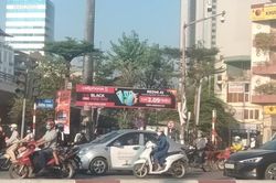 'Ma trận' biển quảng cáo giữa lòng Thủ đô