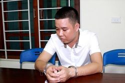 Bắt đối tượng cầm đầu đường dây buôn bán pháo nổ từ nước ngoài về Việt Nam