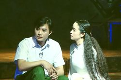 Tình yêu, tranh đấu trong kịch cảm tác 'Nỗi buồn chiến tranh'
