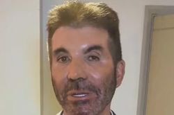 Gương mặt khác lạ của Simon Cowell