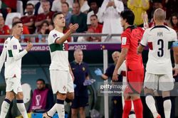Tiết lộ lý do Ronaldo bực tức khi rời sân, sáng tỏ nghi vấn 'chửi' HLV Santos