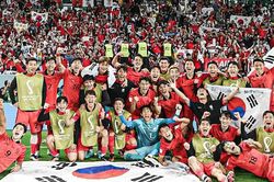 Hàn Quốc và Nhật Bản hẹn nhau ở tứ kết: Châu Á mơ vô địch World Cup 2022