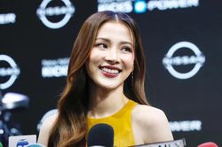 Baifern Pimchanok tâm sự chuyện mở lòng và yêu Nine Naphat, biểu cảm ngượng ngùng gây sốt MXH