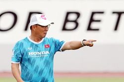 Tin nóng AFF Cup ngày 4/12: HLV Park Hang Seo trở về Hàn Quốc