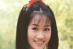 Không nhận ra 'Chúc Anh Đài' Lương Tiểu Băng ở tuổi 53
