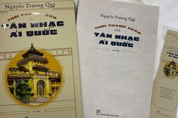 'Ngược dòng' để định vị giá trị của tân nhạc ái quốc