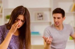 Hai đời vợ đều 'chạy đứt dép' vì chồng hành xử kiểu chẳng giống ai thế này