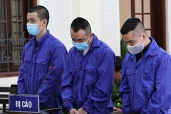 Nhóm thanh niên trẻ bán ma túy trong nghĩa trang