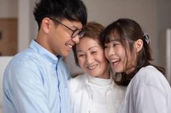 Tâm sự một bà mẹ có con trai lấy gái 'nạ dòng'