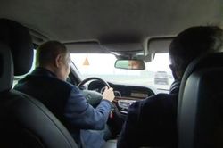 Ông Putin lái Mercedes thị sát cầu Crimea