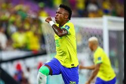 Brazil vào tứ kết World Cup sau trận thắng 4-1