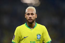 Neymar: 'Tôi khóc cả đêm khi chấn thương'