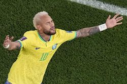 Neymar nhảy múa trước Hàn Quốc