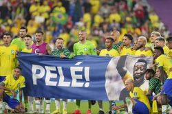 ĐT Brazil vinh danh Pele sau trận thắng đậm trước Hàn Quốc