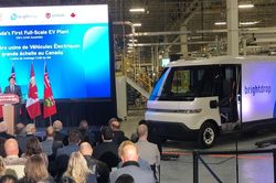 Nhà máy sản xuất xe điện quy mô lớn của Canada đi vào hoạt động