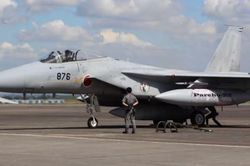 Nhật Bản lần đầu tiên cử máy bay chiến đấu F-15 tới Philippines