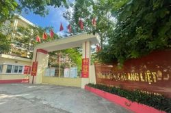 Hà Nội: Hút thuốc lá điện tử, 7 học sinh tiểu học nhập viện