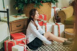 Mâu thuẫn tài chính của hai người yêu nhau trong mùa lễ hội