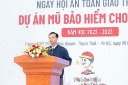 Tặng 5.000 mũ bảo hiểm tiêu chuẩn UN ECE 22 đầu tiên cho học sinh