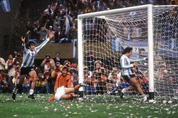 Một micromet và duyên nợ lịch sử Hà Lan - Argentina