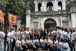 Các thí sinh Miss Tourism World 2022 trải nghiệm các danh lam, thắng cảnh Việt Nam