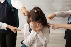 'Đại dịch bạo lực' phủ bóng trường học thế giới