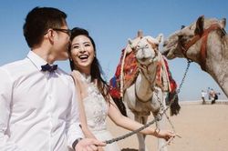 Hoa hậu Ngọc Hân chụp ảnh cưới tại Ai Cập cùng lạc đà trước kim tự tháp