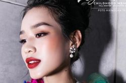 Sao Việt: Hoa hậu Đỗ Thị Hà đẹp sắc sảo, Lương Thùy Linh diện đồ thanh lịch