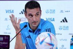 HLV Scaloni lo lắng cho Argentina nếu bước vào loạt đấu súng trước Hà Lan